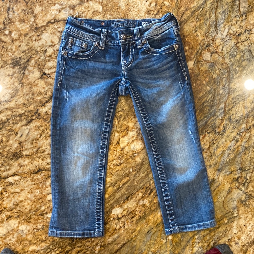Miss Me - Crop JE6048C6- Size 23 - Like New